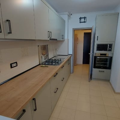 Alquiler de un acogedor piso de 2 habitaciones, 50 m², en la zona de Casa de Cultura, Constanța, Rumanía